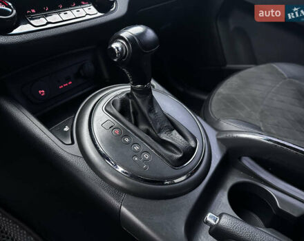 Белый Киа Sportage, объемом двигателя 2 л и пробегом 179 тыс. км за 13000 $, фото 6 на Automoto.ua