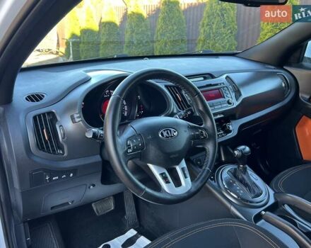Білий Кіа Sportage, об'ємом двигуна 2 л та пробігом 223 тис. км за 14950 $, фото 72 на Automoto.ua