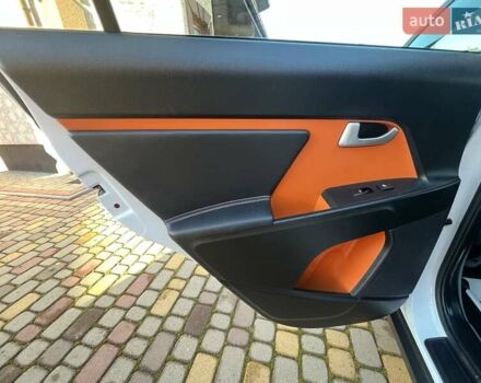 Білий Кіа Sportage, об'ємом двигуна 2 л та пробігом 223 тис. км за 14950 $, фото 102 на Automoto.ua