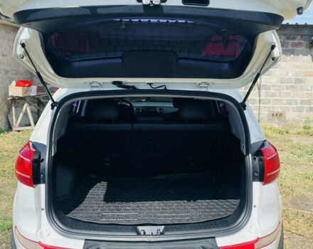 Белый Киа Sportage, объемом двигателя 2 л и пробегом 205 тыс. км за 16000 $, фото 12 на Automoto.ua