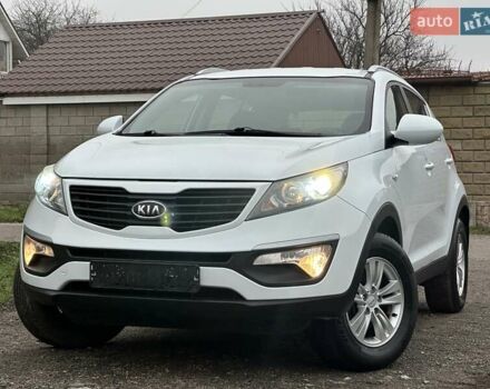 Білий Кіа Sportage, об'ємом двигуна 2 л та пробігом 158 тис. км за 12300 $, фото 4 на Automoto.ua