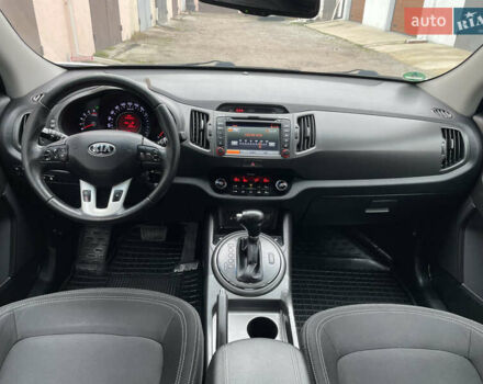 Білий Кіа Sportage, об'ємом двигуна 2 л та пробігом 234 тис. км за 13950 $, фото 8 на Automoto.ua