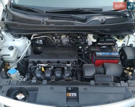 Білий Кіа Sportage, об'ємом двигуна 2 л та пробігом 198 тис. км за 12900 $, фото 21 на Automoto.ua