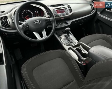 Білий Кіа Sportage, об'ємом двигуна 2 л та пробігом 158 тис. км за 12300 $, фото 19 на Automoto.ua