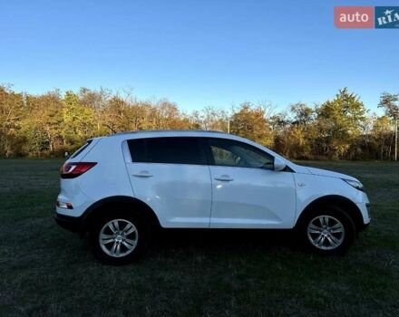 Белый Киа Sportage, объемом двигателя 1.69 л и пробегом 222 тыс. км за 12000 $, фото 16 на Automoto.ua