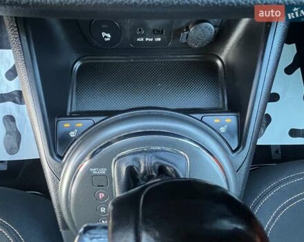 Білий Кіа Sportage, об'ємом двигуна 2 л та пробігом 223 тис. км за 14950 $, фото 87 на Automoto.ua