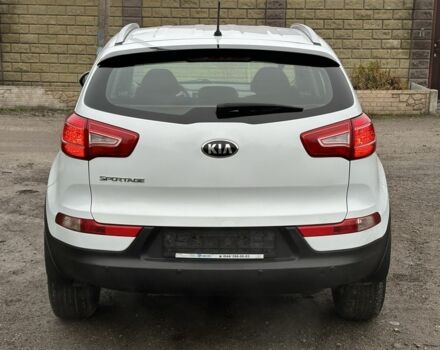 Білий Кіа Sportage, об'ємом двигуна 2 л та пробігом 121 тис. км за 12300 $, фото 7 на Automoto.ua
