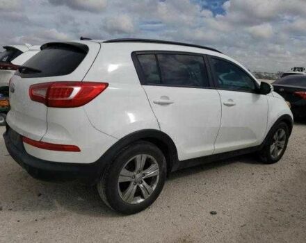 Белый Киа Sportage, объемом двигателя 0 л и пробегом 153 тыс. км за 1600 $, фото 2 на Automoto.ua