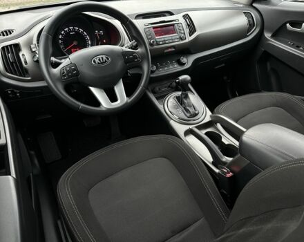 Білий Кіа Sportage, об'ємом двигуна 2 л та пробігом 121 тис. км за 12300 $, фото 12 на Automoto.ua