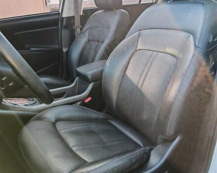 Белый Киа Sportage, объемом двигателя 0 л и пробегом 195 тыс. км за 15300 $, фото 12 на Automoto.ua
