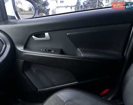 Белый Киа Sportage, объемом двигателя 2 л и пробегом 179 тыс. км за 13000 $, фото 7 на Automoto.ua