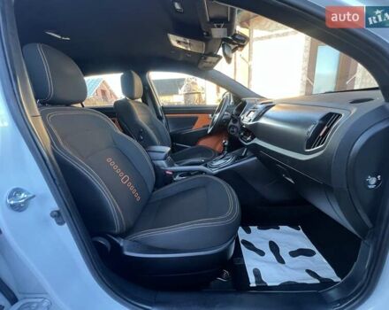 Білий Кіа Sportage, об'ємом двигуна 2 л та пробігом 223 тис. км за 14950 $, фото 108 на Automoto.ua