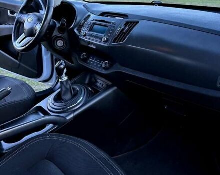 Белый Киа Sportage, объемом двигателя 1.69 л и пробегом 222 тыс. км за 12000 $, фото 1 на Automoto.ua