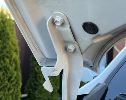 Білий Кіа Sportage, об'ємом двигуна 2 л та пробігом 223 тис. км за 14950 $, фото 121 на Automoto.ua