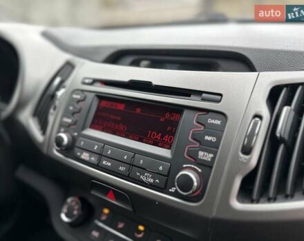 Білий Кіа Sportage, об'ємом двигуна 2 л та пробігом 158 тис. км за 12300 $, фото 34 на Automoto.ua