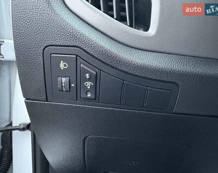 Белый Киа Sportage, объемом двигателя 2 л и пробегом 127 тыс. км за 14690 $, фото 19 на Automoto.ua