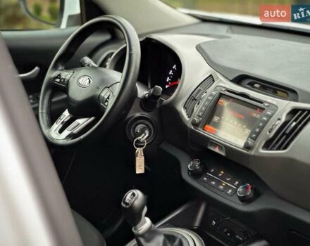 Белый Киа Sportage, объемом двигателя 1.7 л и пробегом 232 тыс. км за 14500 $, фото 10 на Automoto.ua