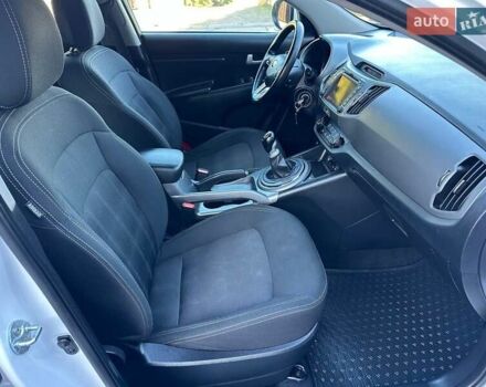 Білий Кіа Sportage, об'ємом двигуна 1.59 л та пробігом 219 тис. км за 12900 $, фото 55 на Automoto.ua