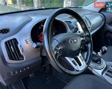 Білий Кіа Sportage, об'ємом двигуна 1.59 л та пробігом 219 тис. км за 12900 $, фото 299 на Automoto.ua