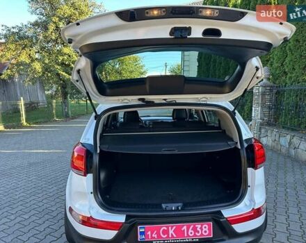Білий Кіа Sportage, об'ємом двигуна 1.59 л та пробігом 219 тис. км за 12900 $, фото 142 на Automoto.ua