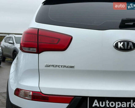 Белый Киа Sportage, объемом двигателя 2 л и пробегом 127 тыс. км за 14690 $, фото 8 на Automoto.ua