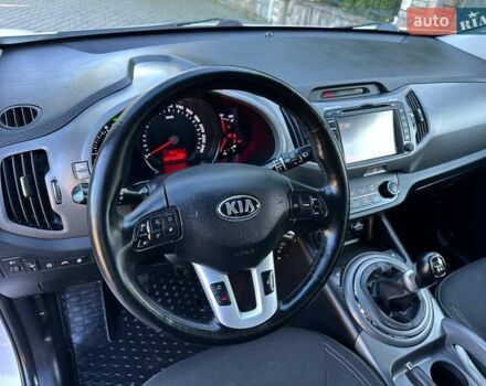 Білий Кіа Sportage, об'ємом двигуна 1.59 л та пробігом 219 тис. км за 12900 $, фото 478 на Automoto.ua