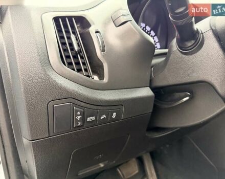 Белый Киа Sportage, объемом двигателя 2 л и пробегом 191 тыс. км за 15850 $, фото 23 на Automoto.ua