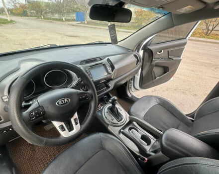Белый Киа Sportage, объемом двигателя 2 л и пробегом 216 тыс. км за 15750 $, фото 9 на Automoto.ua