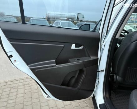 Белый Киа Sportage, объемом двигателя 2 л и пробегом 127 тыс. км за 14690 $, фото 37 на Automoto.ua