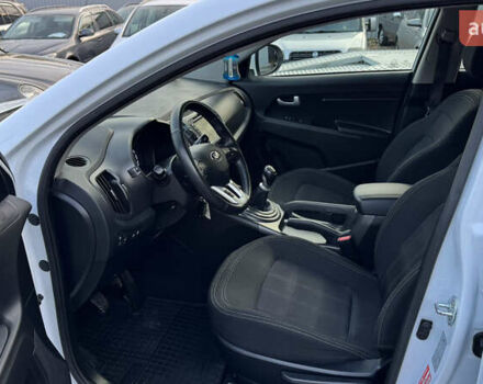 Белый Киа Sportage, объемом двигателя 1.7 л и пробегом 219 тыс. км за 12999 $, фото 17 на Automoto.ua