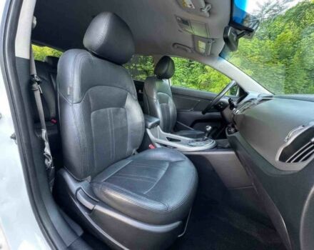 Белый Киа Sportage, объемом двигателя 2 л и пробегом 86 тыс. км за 7600 $, фото 7 на Automoto.ua