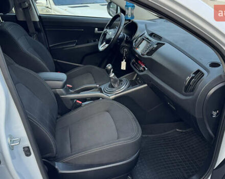 Белый Киа Sportage, объемом двигателя 1.7 л и пробегом 219 тыс. км за 12999 $, фото 15 на Automoto.ua