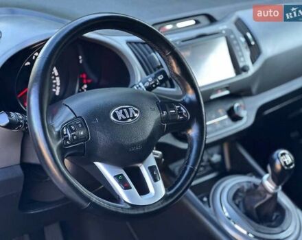 Білий Кіа Sportage, об'ємом двигуна 1.59 л та пробігом 219 тис. км за 12900 $, фото 187 на Automoto.ua
