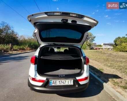 Белый Киа Sportage, объемом двигателя 1.7 л и пробегом 243 тыс. км за 13200 $, фото 13 на Automoto.ua