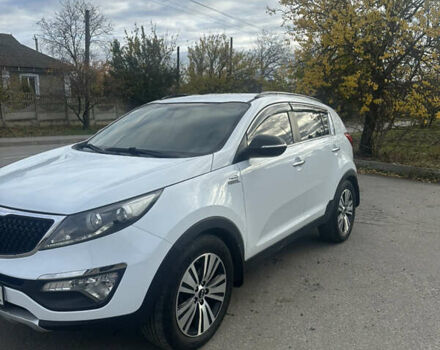 Белый Киа Sportage, объемом двигателя 2 л и пробегом 216 тыс. км за 15750 $, фото 1 на Automoto.ua