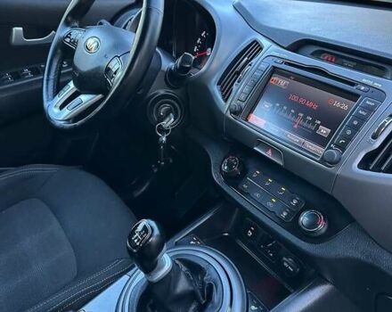 Білий Кіа Sportage, об'ємом двигуна 1.59 л та пробігом 219 тис. км за 12900 $, фото 388 на Automoto.ua