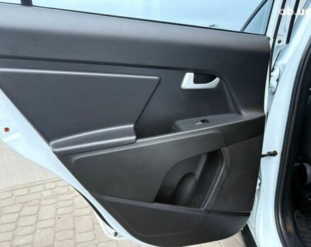 Белый Киа Sportage, объемом двигателя 2 л и пробегом 127 тыс. км за 14690 $, фото 38 на Automoto.ua