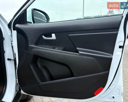 Белый Киа Sportage, объемом двигателя 2 л и пробегом 127 тыс. км за 14690 $, фото 27 на Automoto.ua