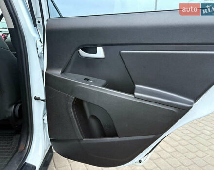 Белый Киа Sportage, объемом двигателя 2 л и пробегом 127 тыс. км за 14690 $, фото 33 на Automoto.ua