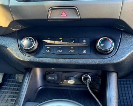 Белый Киа Sportage, объемом двигателя 1.7 л и пробегом 95 тыс. км за 13800 $, фото 8 на Automoto.ua