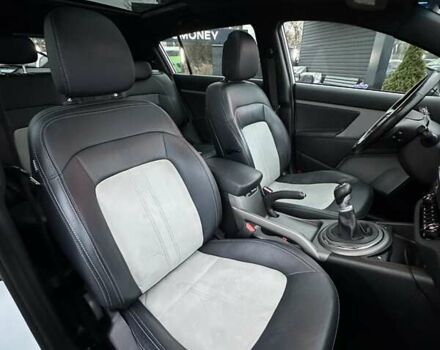 Белый Киа Sportage, объемом двигателя 1.6 л и пробегом 171 тыс. км за 13800 $, фото 17 на Automoto.ua