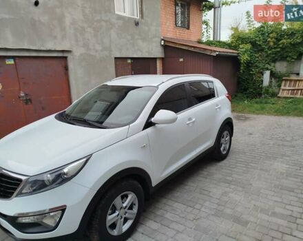 Белый Киа Sportage, объемом двигателя 2 л и пробегом 194 тыс. км за 11900 $, фото 2 на Automoto.ua