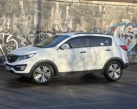 Білий Кіа Sportage, об'ємом двигуна 2 л та пробігом 229 тис. км за 13750 $, фото 4 на Automoto.ua