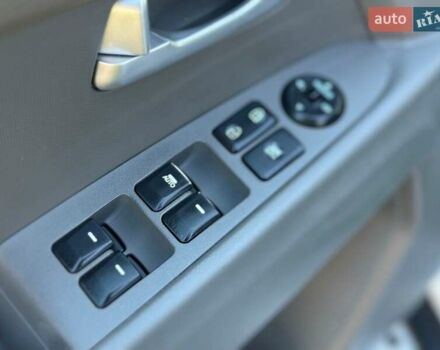 Белый Киа Sportage, объемом двигателя 2.36 л и пробегом 230 тыс. км за 11450 $, фото 30 на Automoto.ua