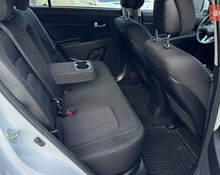 Белый Киа Sportage, объемом двигателя 1.7 л и пробегом 219 тыс. км за 12999 $, фото 11 на Automoto.ua