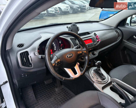 Белый Киа Sportage, объемом двигателя 2 л и пробегом 127 тыс. км за 14690 $, фото 18 на Automoto.ua