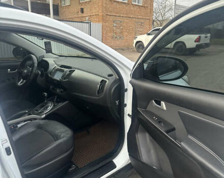 Белый Киа Sportage, объемом двигателя 2 л и пробегом 216 тыс. км за 15750 $, фото 6 на Automoto.ua