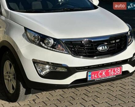 Білий Кіа Sportage, об'ємом двигуна 1.59 л та пробігом 219 тис. км за 12900 $, фото 499 на Automoto.ua
