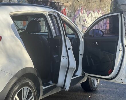 Білий Кіа Sportage, об'ємом двигуна 2 л та пробігом 229 тис. км за 13750 $, фото 13 на Automoto.ua