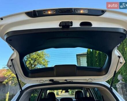 Білий Кіа Sportage, об'ємом двигуна 1.59 л та пробігом 219 тис. км за 12900 $, фото 483 на Automoto.ua